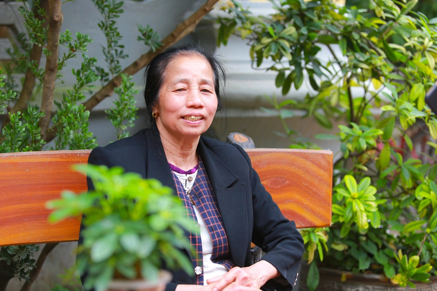 Bà Yên – “bếp trưởng” kiêm trưởng “ban quản lý” nhà cổ của dòng họ Nghiêm Xuân Bà Yên – “bếp trưởng” kiêm trưởng “ban quản lý” nhà cổ của dòng họ Nghiêm Xuân