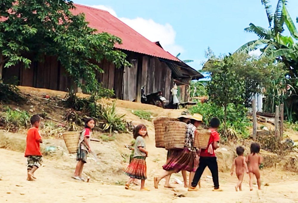 Cuộc sống người dân tộc thiểu số vùng sâu còn nhiều khó khăn