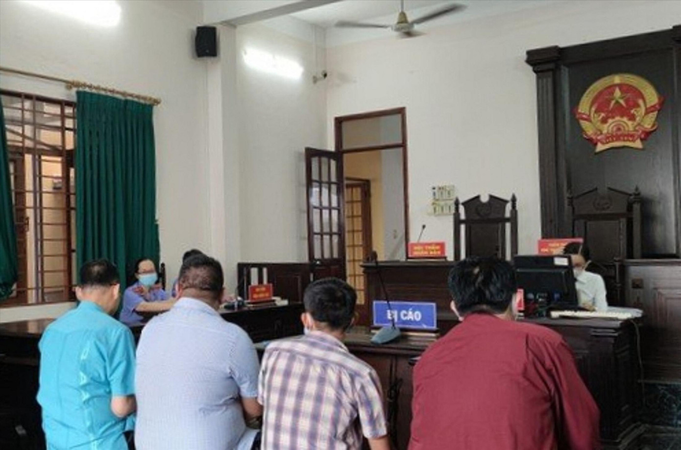 Phiên tòa sơ thẩm của TAND quận Tân Bình. Ảnh: P.L.G