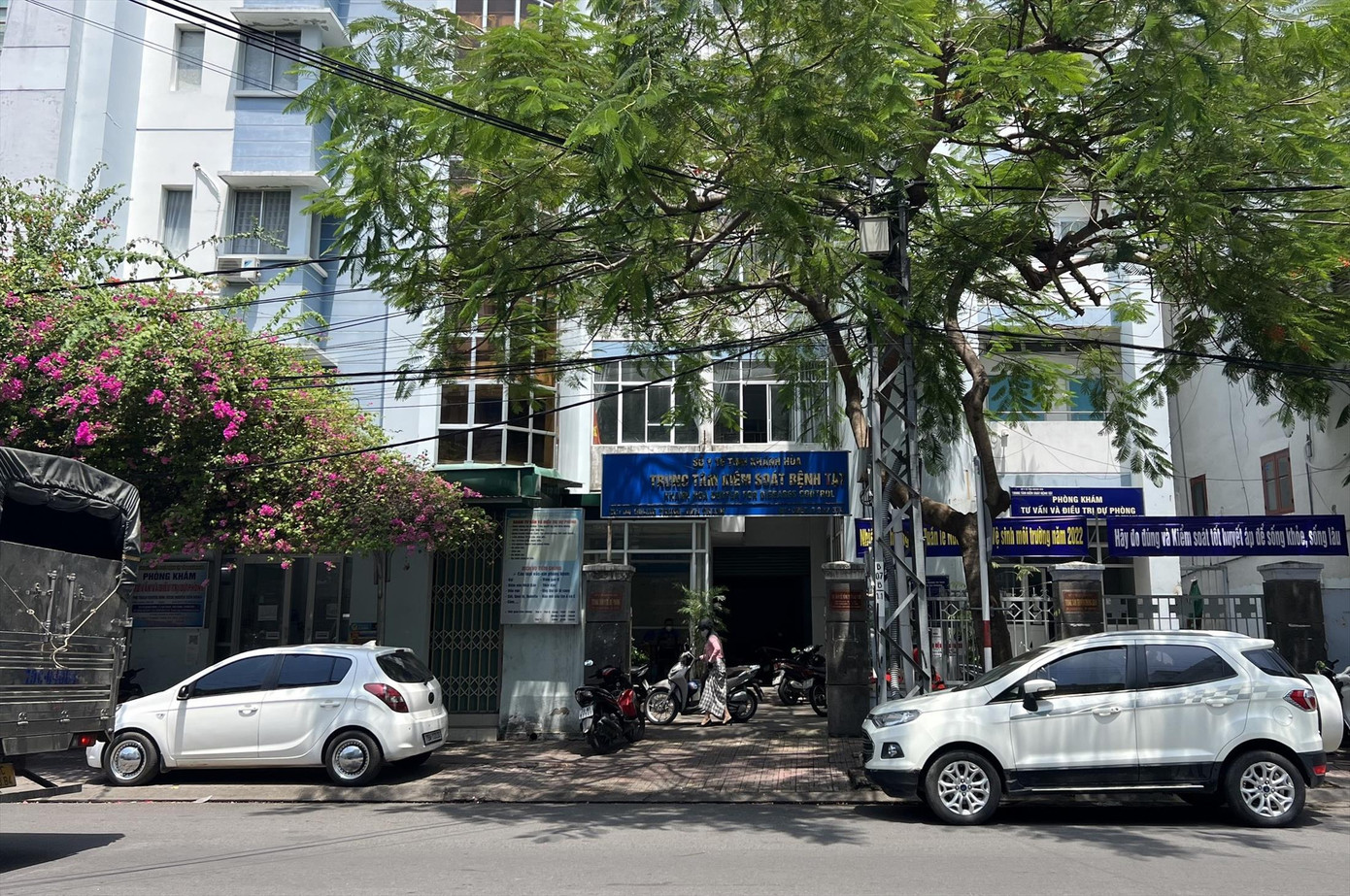 CDC Khánh Hoà đã mua nhiều kit xét nghiệm COVID-19 của Công ty Việt Á thông qua công ty trung gian. Ảnh: CÔNG HOAN