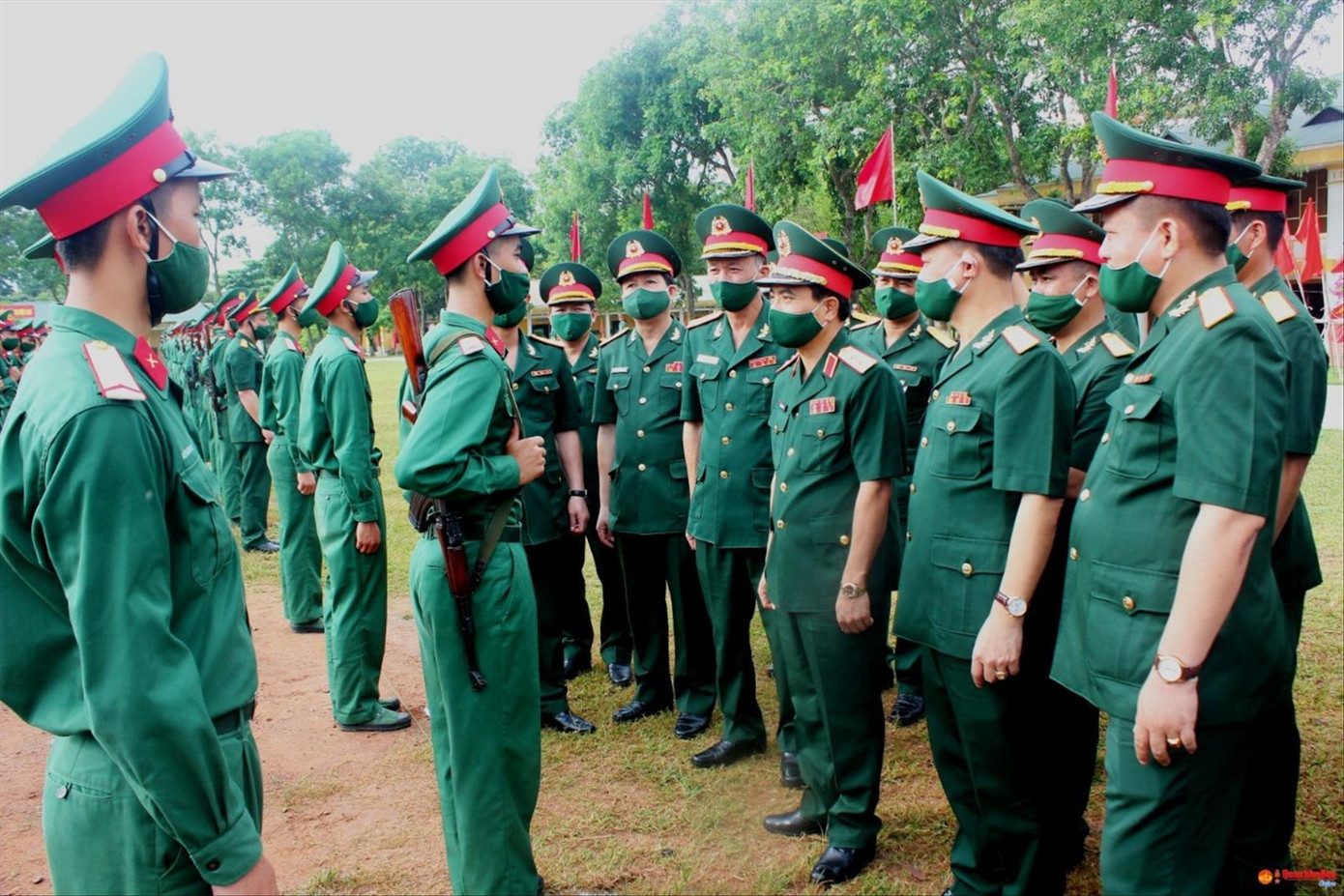 Lãnh đạo Bộ tư lệnh Quân khu 4 và chỉ huy Sư đoàn 324 thăm, động viên chiến sĩ nghĩa vụ trong thời gian tại ngũ Lãnh đạo Bộ tư lệnh Quân khu 4 và chỉ huy Sư đoàn 324 thăm, động viên chiến sĩ nghĩa vụ trong thời gian tại ngũ