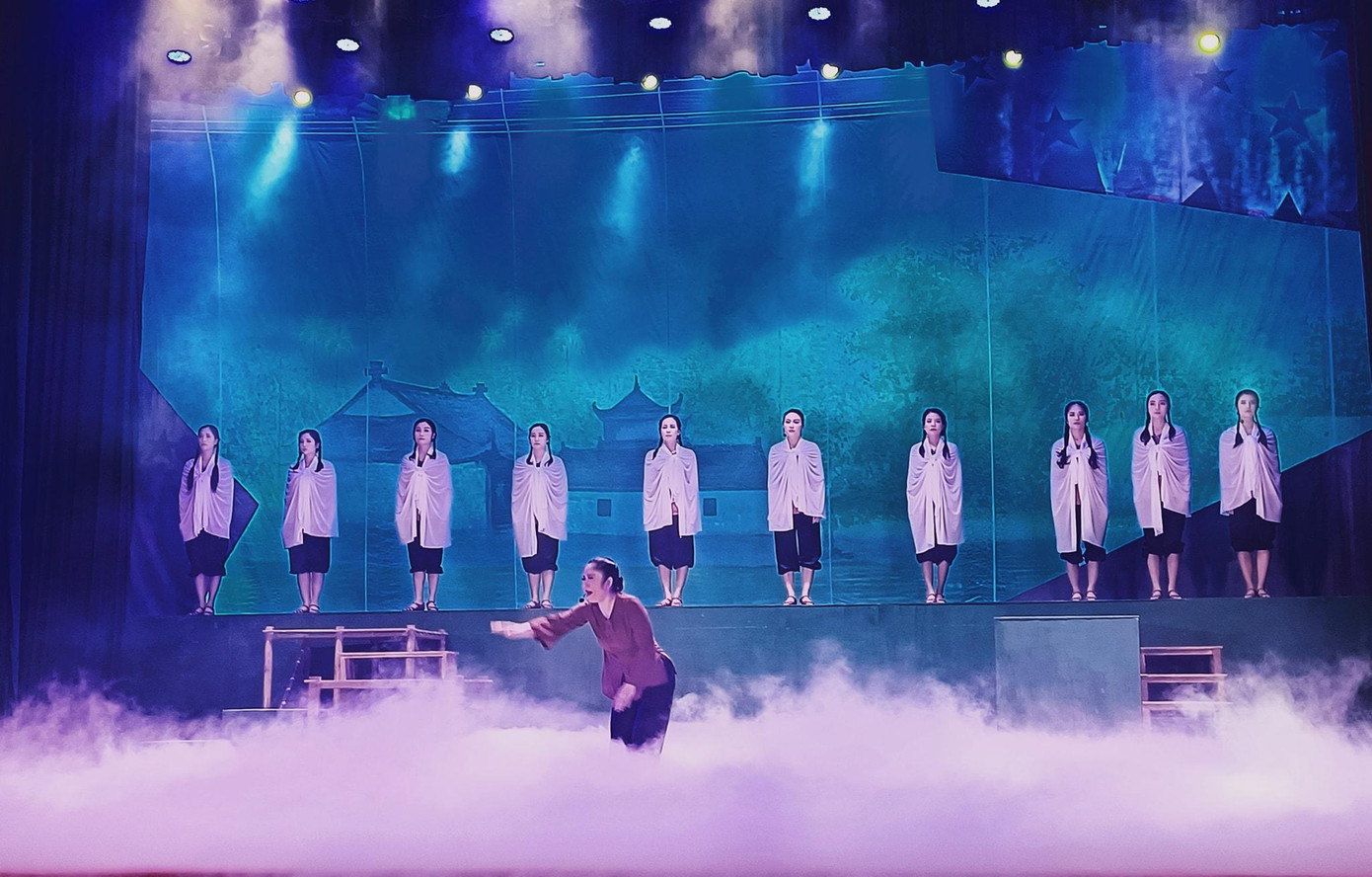 Hình ảnh 10 cô gái Lam Hạ đã đi vào văn thơ và nhiều tác phẩm sân khấu Hình ảnh 10 cô gái Lam Hạ đã đi vào văn thơ và nhiều tác phẩm sân khấu