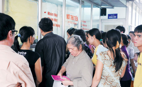 Nhiều dịch vụ y tế có thể tăng giá đến 10 lần. Ảnh: Hoàng Long