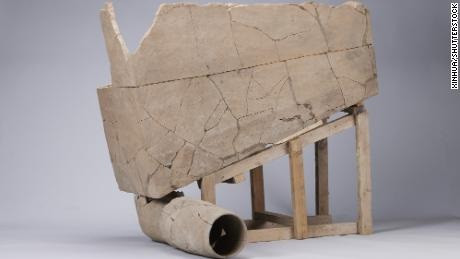 Chiếc bồn cầu giật nước 2.400 năm tuổi tại Trung Quốc vừa được công bố Chiếc bồn cầu giật nước 2.400 năm tuổi tại Trung Quốc vừa được công bố