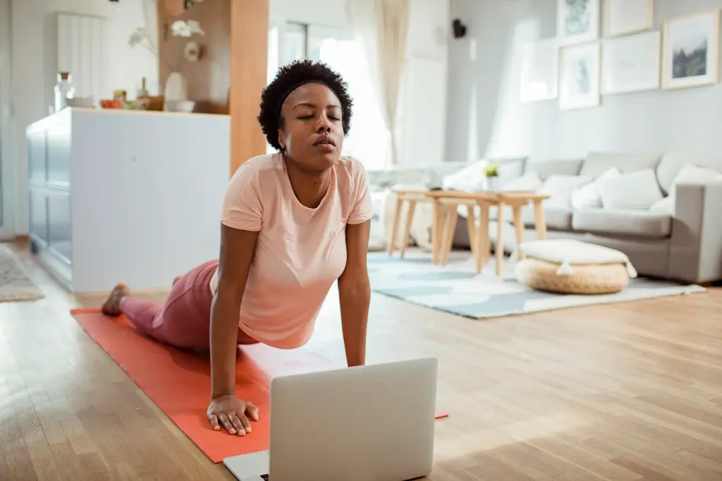 Tập luyện thể thao trong nhà cũng tốt, nhưng không tốt bằng ngoài trời