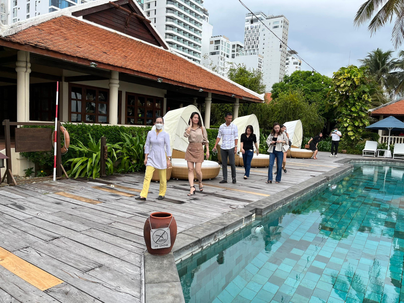 Du khách đến nghỉ dưỡng tại Khu nghỉ dưỡng Ana Mandara. Ảnh L.H Du khách đến nghỉ dưỡng tại Khu nghỉ dưỡng Ana Mandara. Ảnh L.H