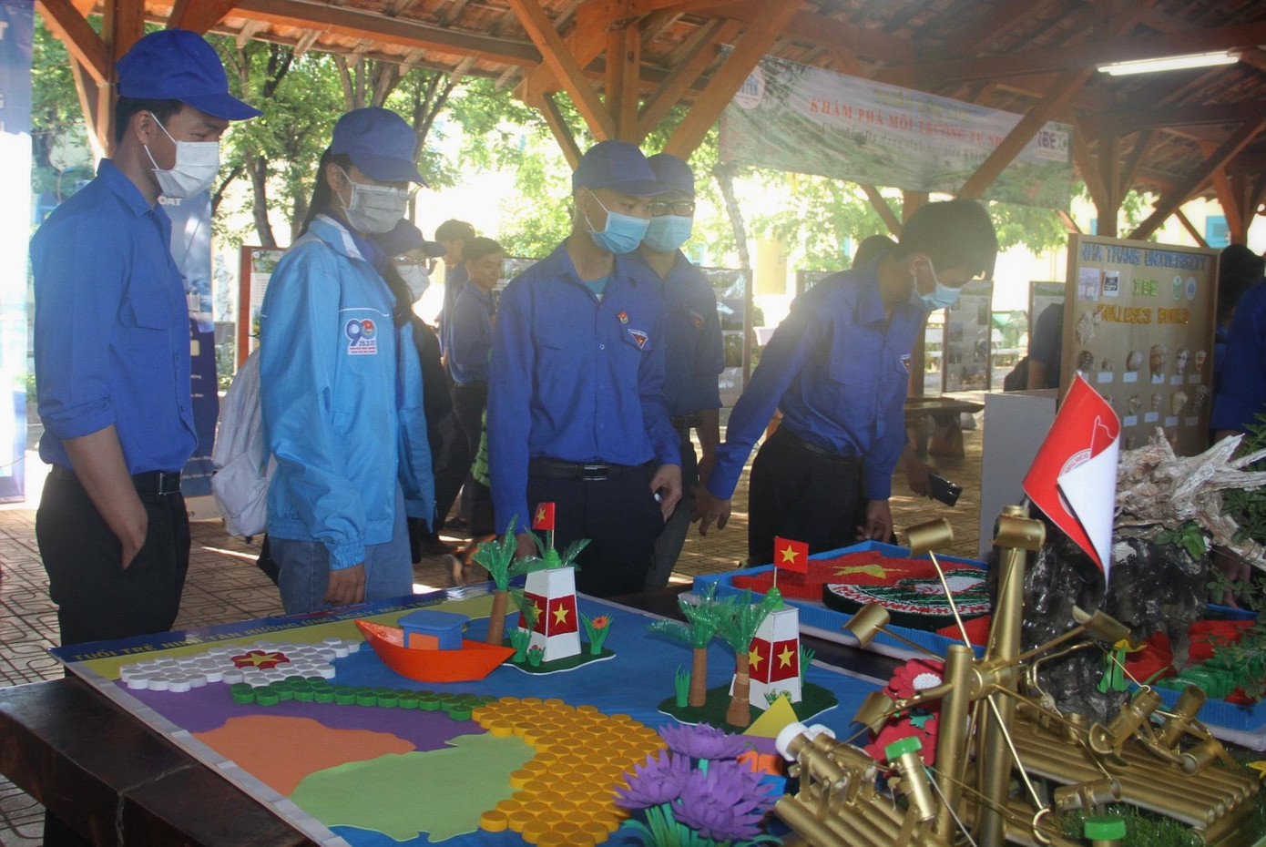 Các sản phẩm tái chế từ rác thải