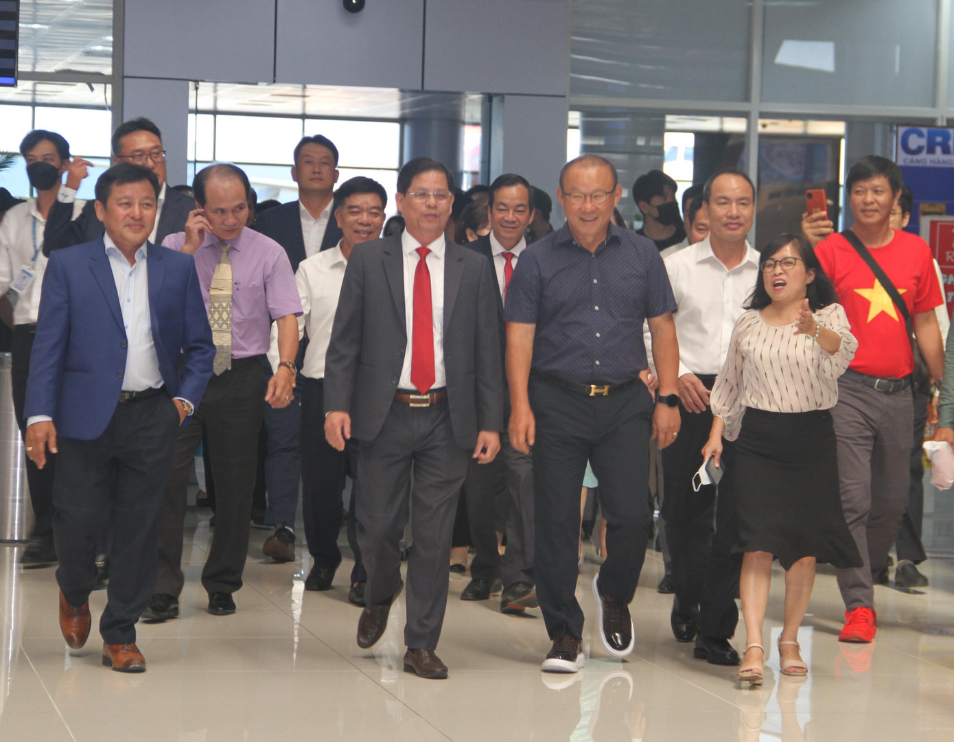 Lãnh đạo tỉnh Khánh Hoà đón HLV Park Hang Seo