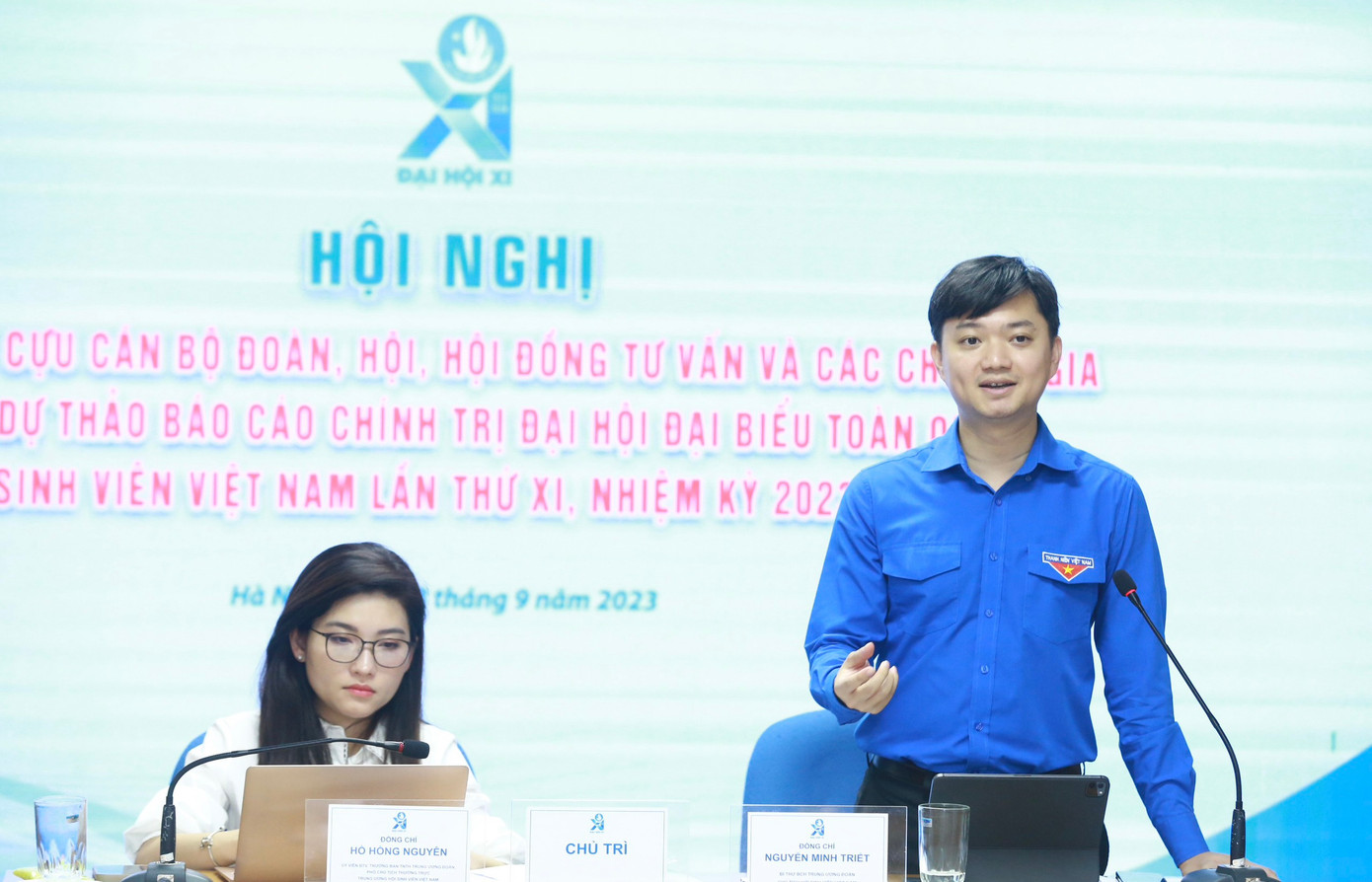 Anh Nguyễn Minh Triết, Bí thư T.Ư Đoàn, Chủ tịch T.Ư Hội SVVN; chị Hồ Hồng Nguyên, Trưởng ban Thanh niên Trường học T.Ư Đoàn, Phó Chủ tịch thường trực T.Ư Hội SVVN chủ trì Hội nghị. Ảnh: Bảo Anh