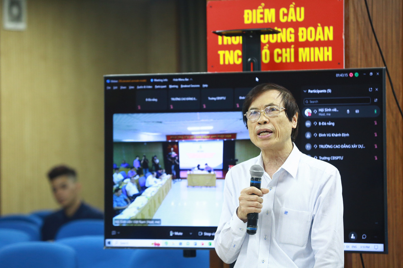 Các đại biểu góp ý tại hội nghị. Ảnh: Bảo Anh