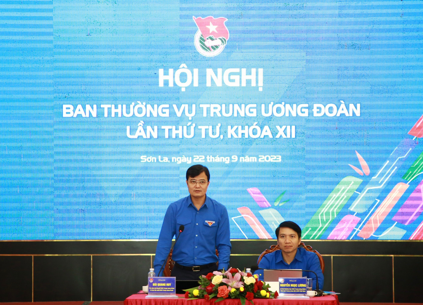 Anh Bùi Quang Huy - Ủy viên dự khuyết T.Ư Đảng, Bí thư thứ nhất T.Ư Đoàn; anh Nguyễn Ngọc Lương - Bí thư thường trực T.Ư Đoàn, Chủ tịch T.Ư Hội LHTN Việt Nam chủ trì Hội nghị. Ảnh: Bảo Anh Anh Bùi Quang Huy - Ủy viên dự khuyết T.Ư Đảng, Bí thư thứ nhất T.Ư Đoàn; anh Nguyễn Ngọc Lương - Bí thư thường trực T.Ư Đoàn, Chủ tịch T.Ư Hội LHTN Việt Nam chủ trì Hội nghị. Ảnh: Bảo Anh