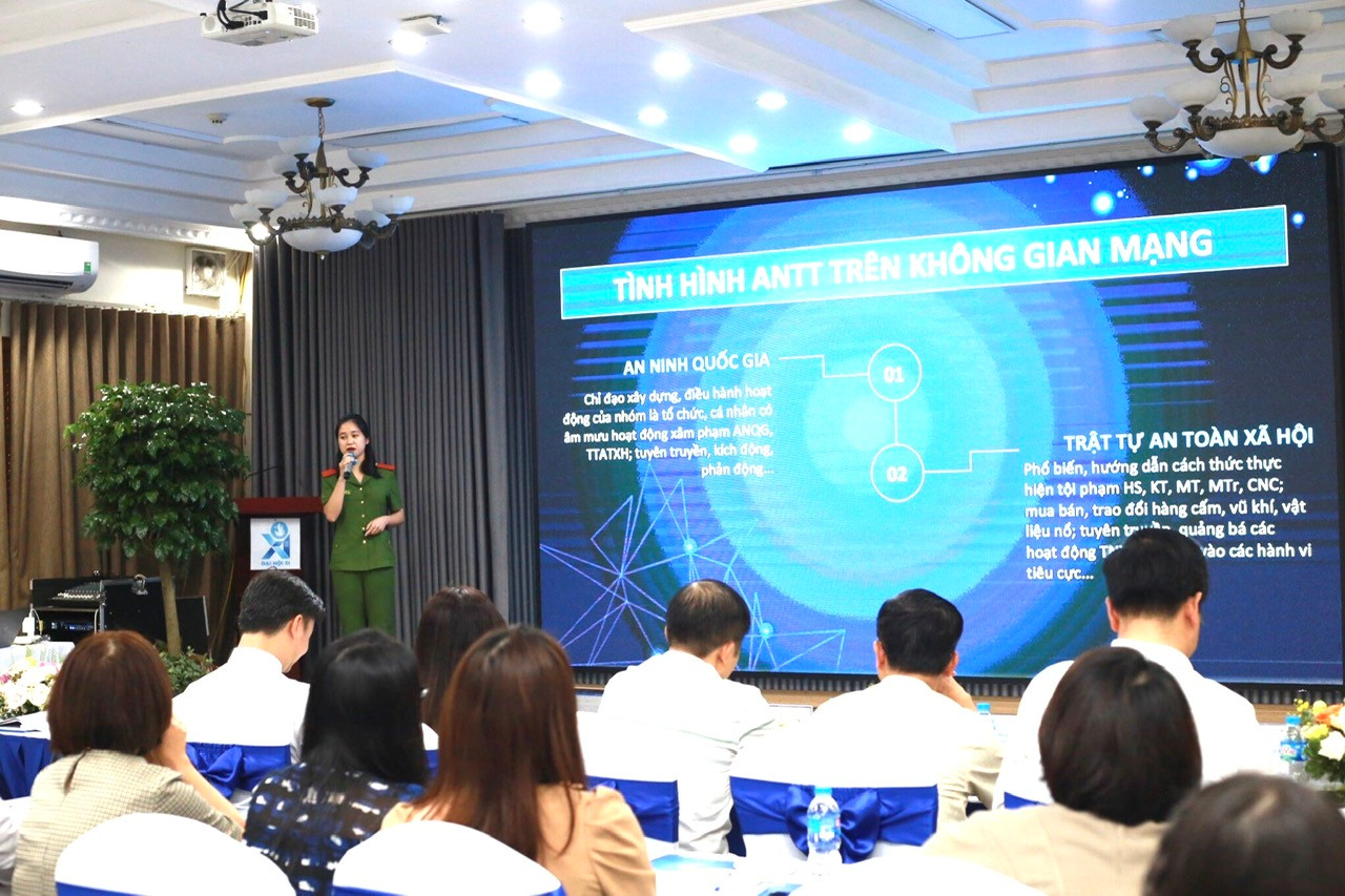 Các tác giả, nhóm tác giả trình bày báo cáo khoa học tại Hội thảo Khoa học trẻ Việt Nam toàn cầu lần thứ II. Ảnh: Bảo Anh Các tác giả, nhóm tác giả trình bày báo cáo khoa học tại Hội thảo Khoa học trẻ Việt Nam toàn cầu lần thứ II. Ảnh: Bảo Anh