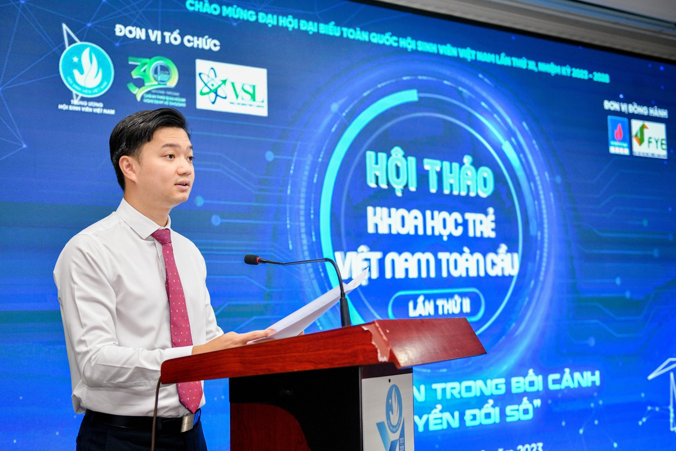 Anh Nguyễn Minh Triết - Bí thư T.Ư Đoàn, Chủ tịch T.Ư Hội SVVN phát biểu tại Hội thảo Khoa học trẻ Việt Nam toàn cầu lần thứ II. Ảnh: Bảo Anh Anh Nguyễn Minh Triết - Bí thư T.Ư Đoàn, Chủ tịch T.Ư Hội SVVN phát biểu tại Hội thảo Khoa học trẻ Việt Nam toàn cầu lần thứ II. Ảnh: Bảo Anh