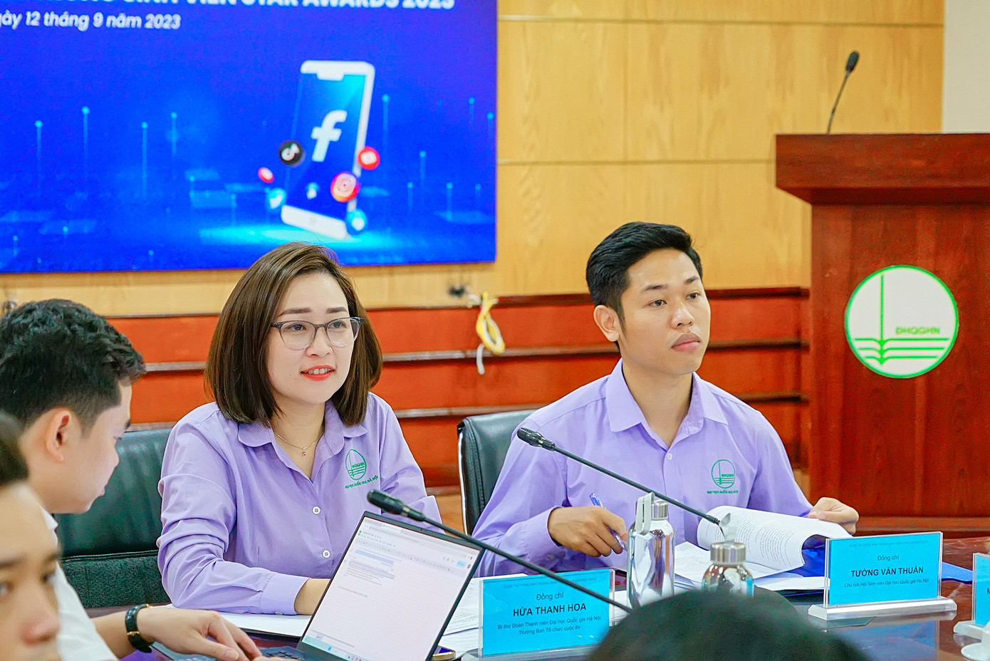 Chị Hứa Thanh Hoa, Bí thư Đoàn ĐHQG Hà Nội giới thiệu về cuộc thi Star Awards năm 2023