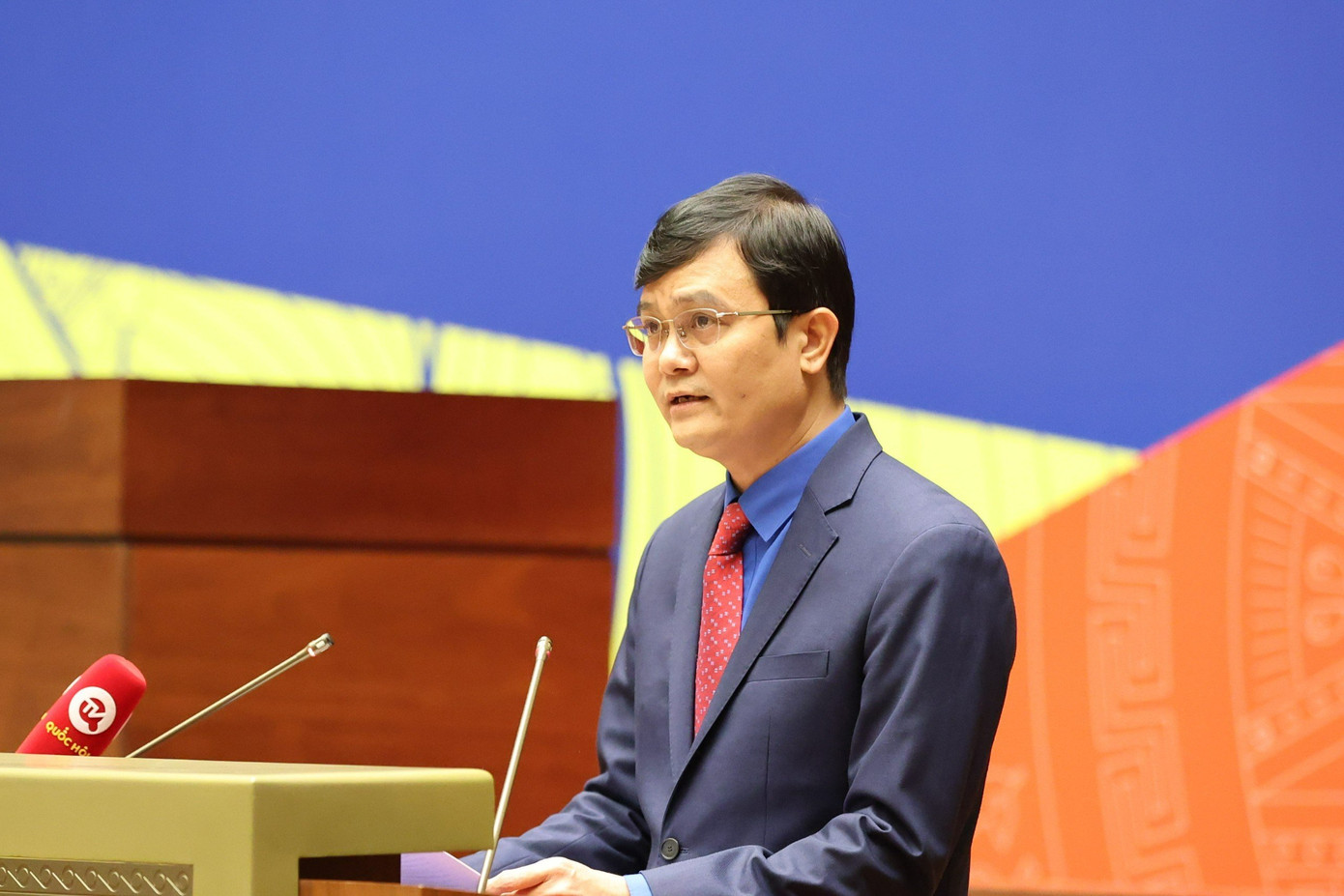 Anh Bùi Quang Huy - Ủy viên dự khuyết T.Ư Đảng, Bí thư thứ nhất T.Ư Đoàn phát biểu khai mạc tọa đàm. Ảnh: Trọng Tài