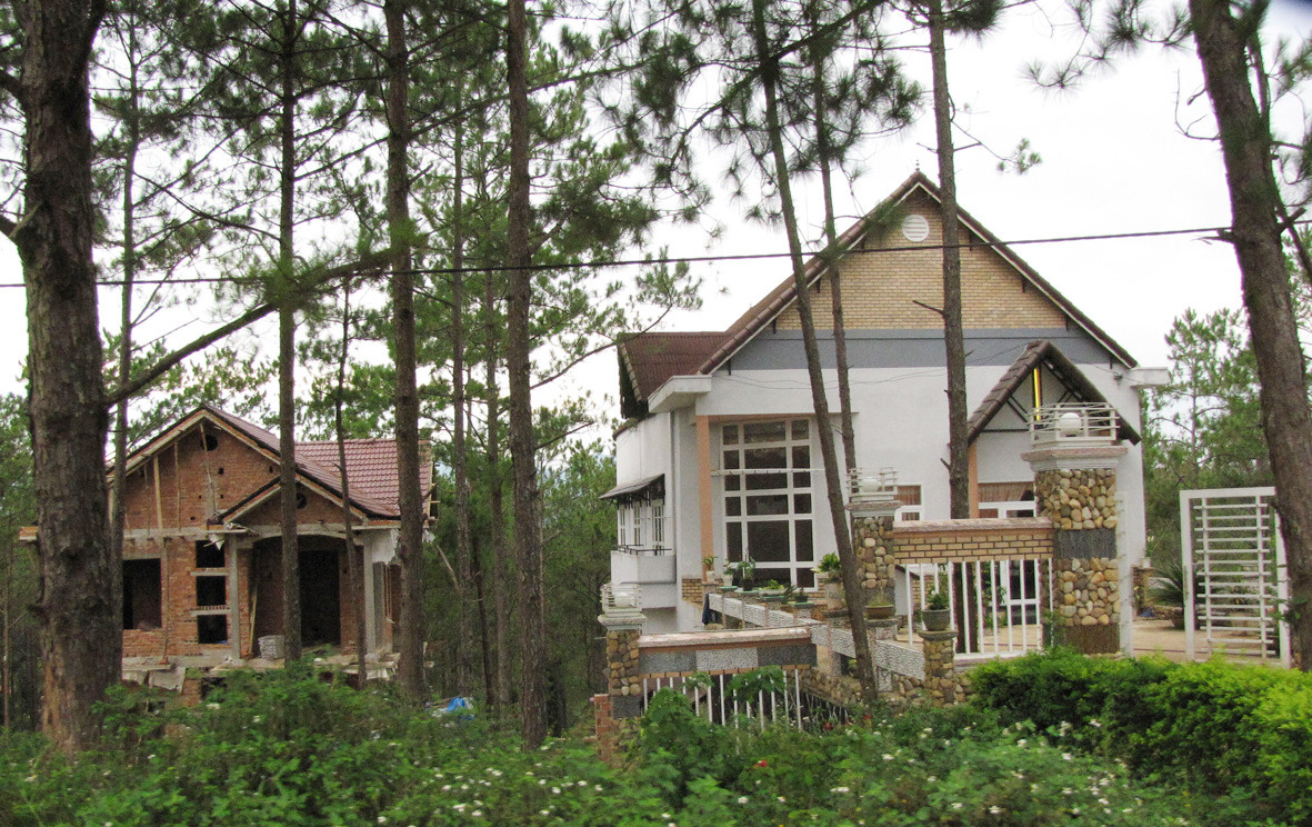 Nhiều biệt thự mọc lên ở Măng Đen 