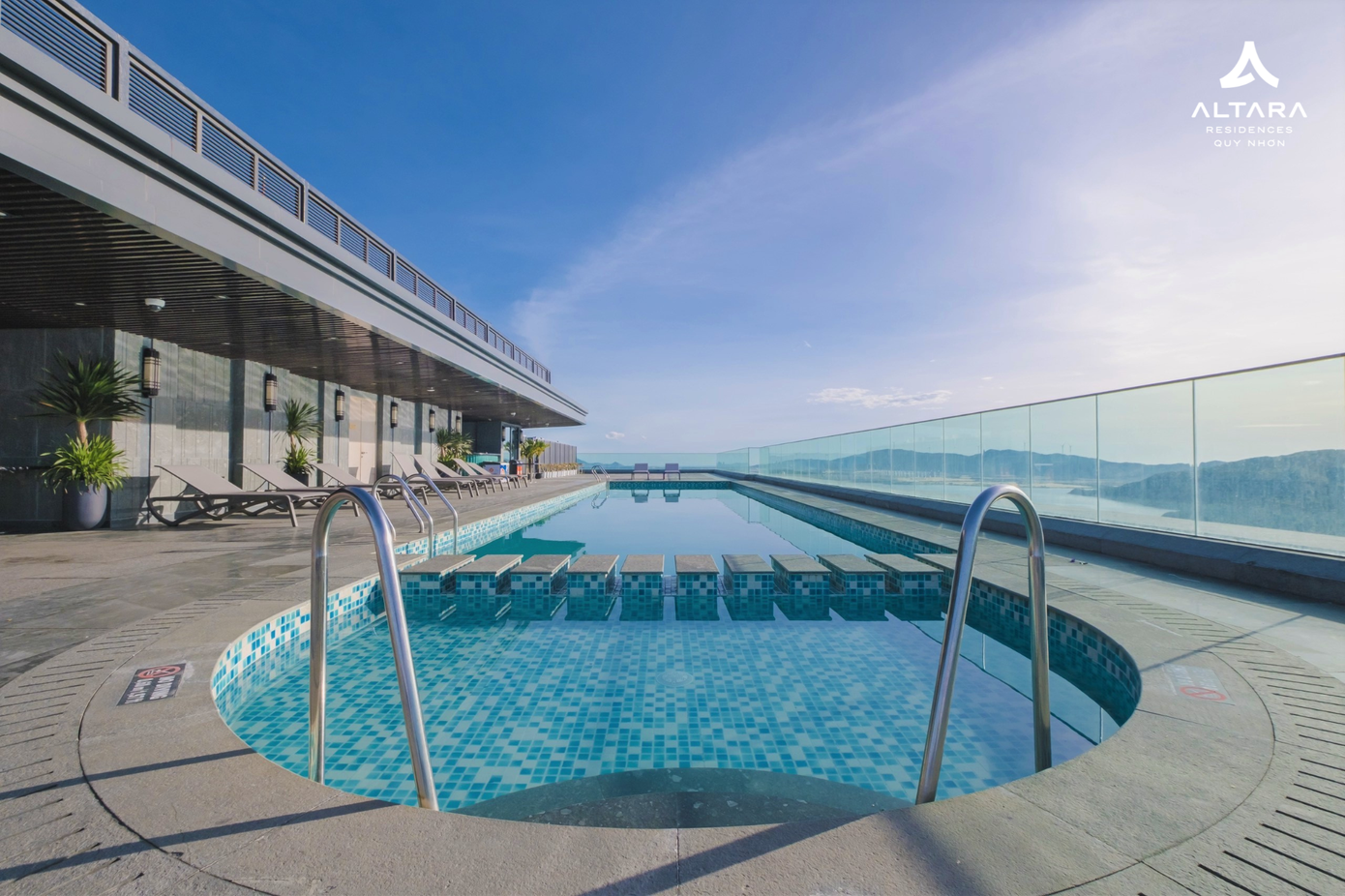 Altara Residences sở hữu bể bơi cao nhất thành phố Quy Nhơn với tầm “view” bao trọn thành phố Altara Residences sở hữu bể bơi cao nhất thành phố Quy Nhơn với tầm “view” bao trọn thành phố