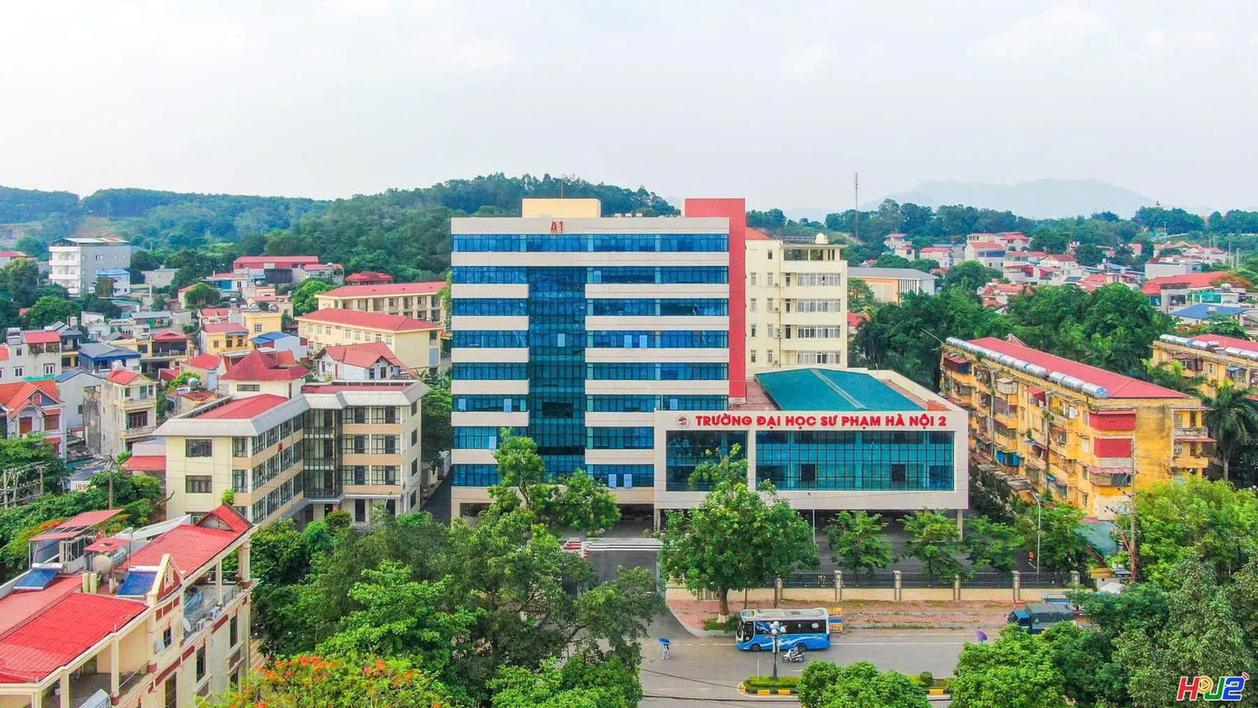 Trường THCS&amp;THPT Sư phạm nằm trong khuôn viên Trường Đại học Sư phạm Hà Nội 2.