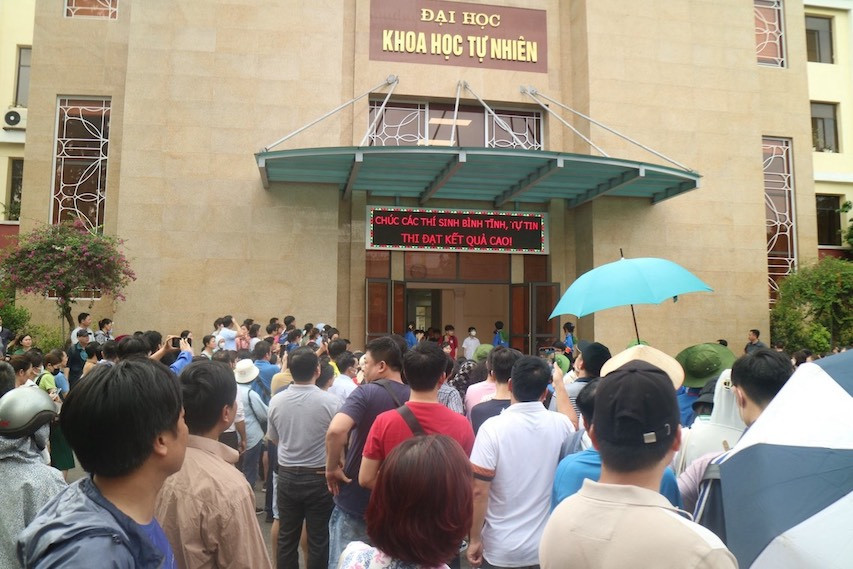 Kì thi vào lớp 10 Trường THPT chuyên Khoa học Tự nhiên năm nào cũng nhận được sự quan tâm của đông đảo phụ huynh. Ảnh: minh họa Kì thi vào lớp 10 Trường THPT chuyên Khoa học Tự nhiên năm nào cũng nhận được sự quan tâm của đông đảo phụ huynh. Ảnh: minh họa