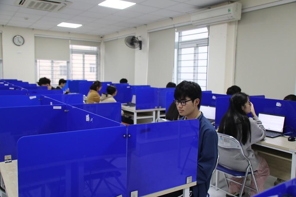 Thí sinh thi đánh giá năng lực năm 2025 của ĐH quốc gia Hà Nội Thí sinh thi đánh giá năng lực năm 2025 của ĐH quốc gia Hà Nội