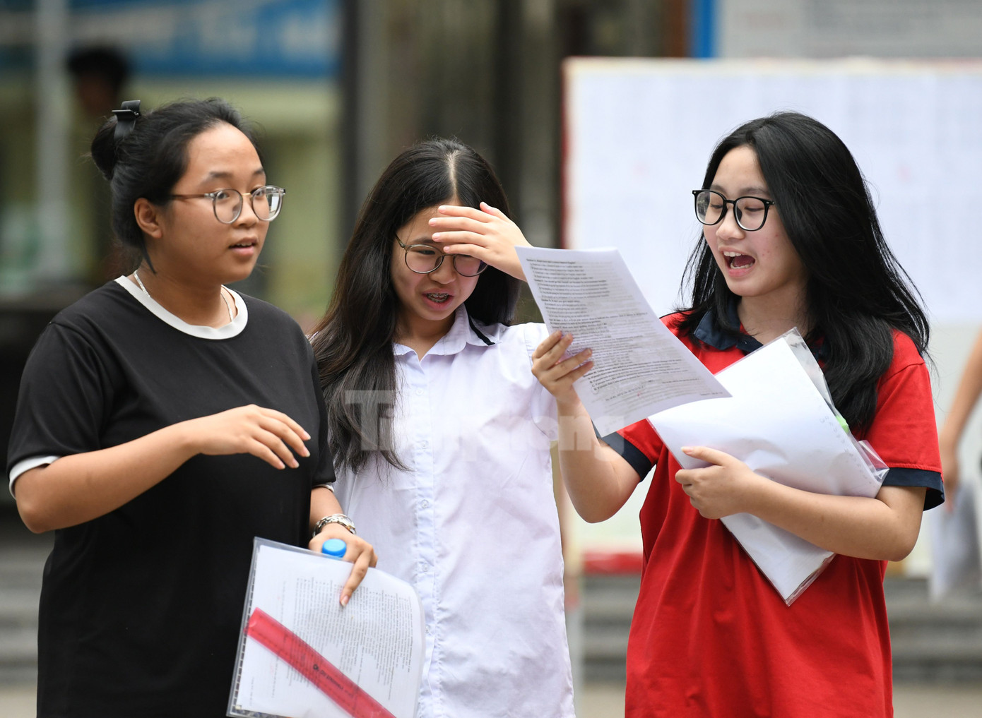 Học sinh tham dự kì thi tuyển sinh lớp 10 năm 2024 tại Hà Nội. Ảnh: Như Ý Học sinh tham dự kì thi tuyển sinh lớp 10 năm 2024 tại Hà Nội. Ảnh: Như Ý