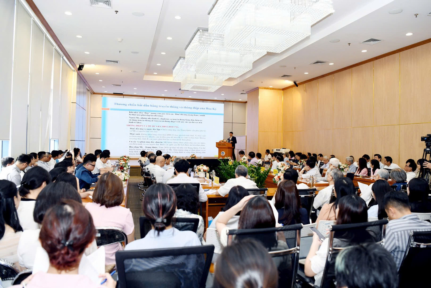 Hội thảo thu hút đông đảo chuyên gia, diễn giả tham gia.