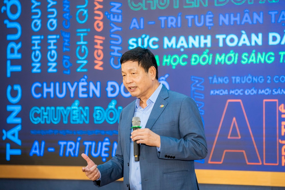 Ông Trương Gia Bình, Chủ tịch Hội đồng Quản trị FPT khẳng định nhân lực là nòng cốt cho sự phát triển quốc gia trong kỉ nguyên vươn mình Ông Trương Gia Bình, Chủ tịch Hội đồng Quản trị FPT khẳng định nhân lực là nòng cốt cho sự phát triển quốc gia trong kỉ nguyên vươn mình