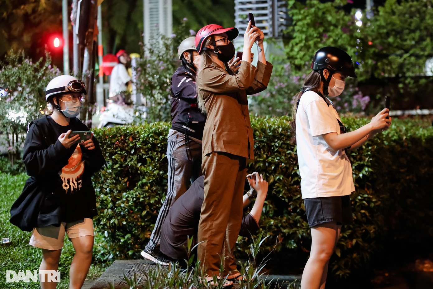 Đại lễ Phật đản hay còn gọi là Đại lễ Vesak được tổ chức vào tháng 4 âm lịch hàng năm, kỷ niệm ngày Đức Phật Thích Ca Mâu Ni được sinh ra ở thế kỷ thứ VII trước công nguyên. Đây được coi là sự kiện trọng đại nhất đối với các Phật tử trên khắp năm châu. Đại lễ không chỉ là cơ hội để mọi người cầu bình an, may mắn cho bản thân, gia đình mà còn là khoảng thời gian được tìm hiểu về Phật pháp, hòa mình vào không khí vui tươi, nhộn nhịp mừng ngày Đức Thế Tôn giáng trần.