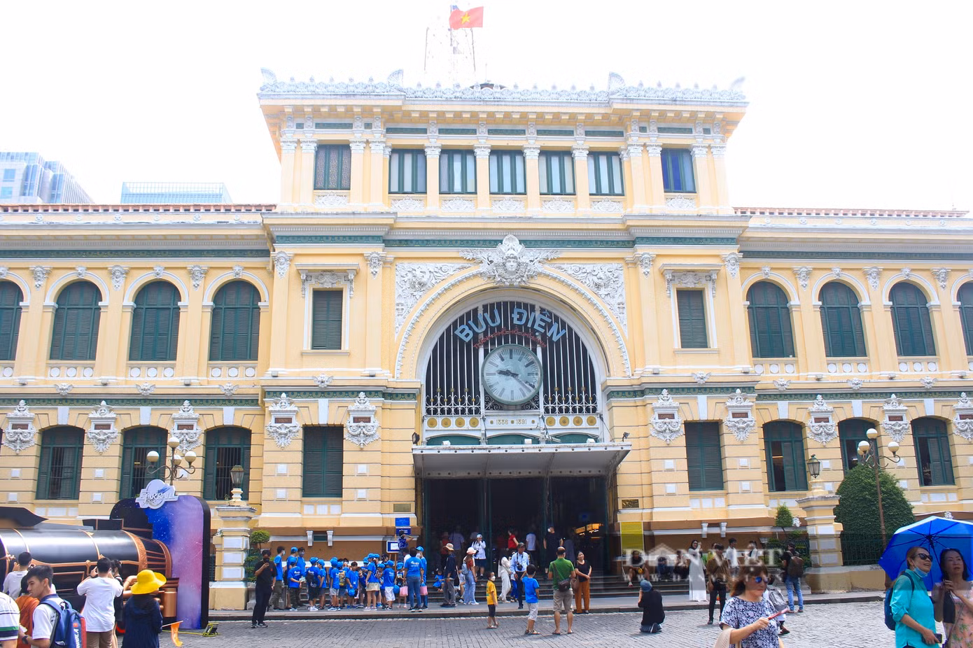 Xung quanh khu vực tập trung khách du lịch gần Bưu điện TP, Nhà thờ Đức Bà, các thương hiệu lớn đồng loạt trả mặt bằng, ngừng kinh doanh. Ảnh: Hồng Phúc
