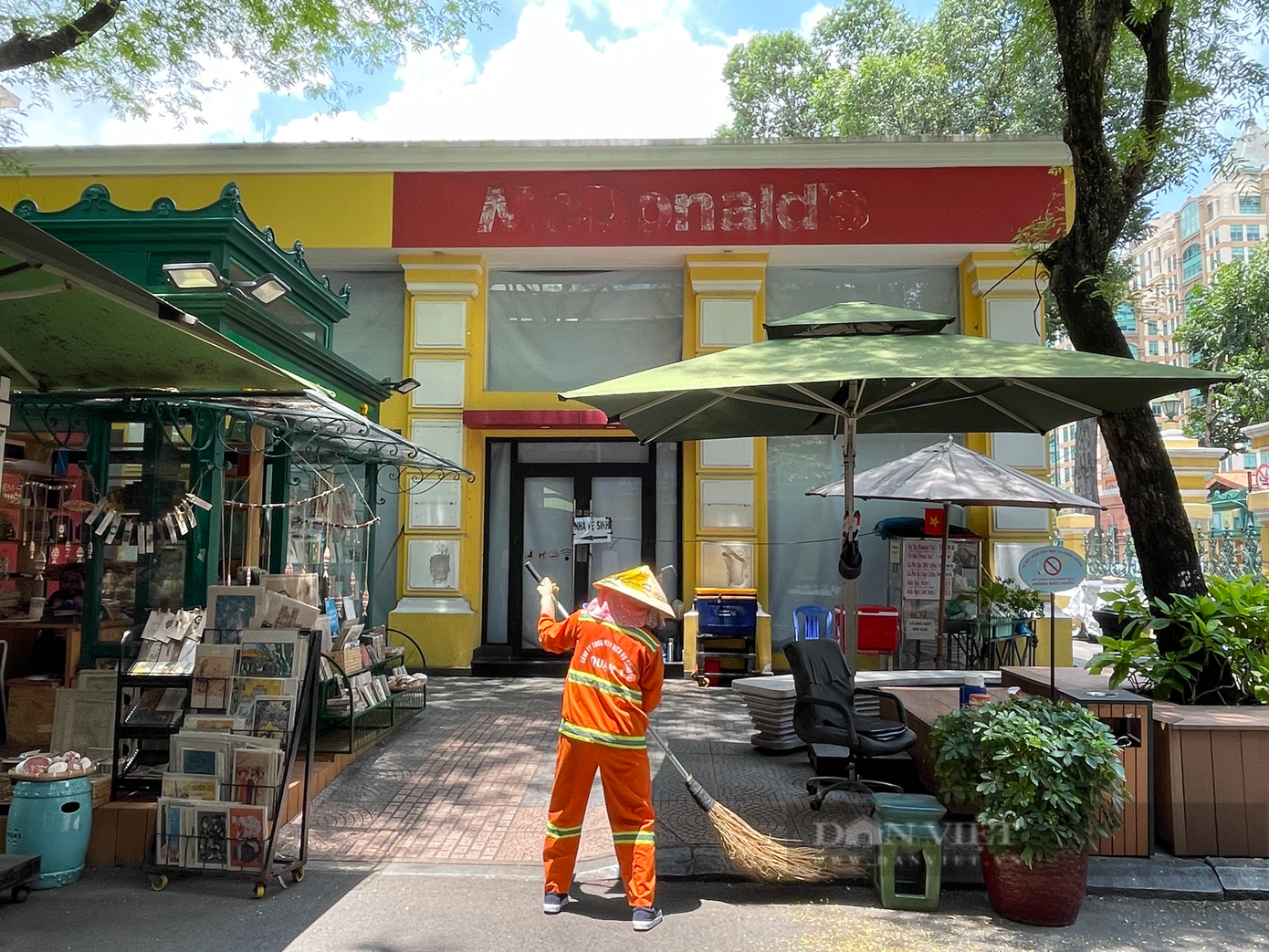 McDonald's trả mặt bằng ở vị trí vàng Bưu điện Thành phố, Nhà thờ Đức Bà, Đường sách TP.HCM. Ảnh: Hồng Phúc