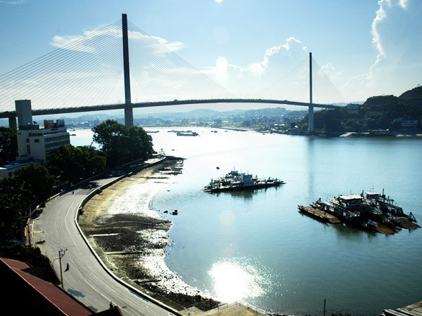 Cầu Bãi Cháy (Quảng Ninh) được xây dựng bằng vốn vay ODA, đang phát huy hiệu quả. Ảnh: Hồng Vĩnh. Cầu Bãi Cháy (Quảng Ninh) được xây dựng bằng vốn vay ODA, đang phát huy hiệu quả. Ảnh: Hồng Vĩnh