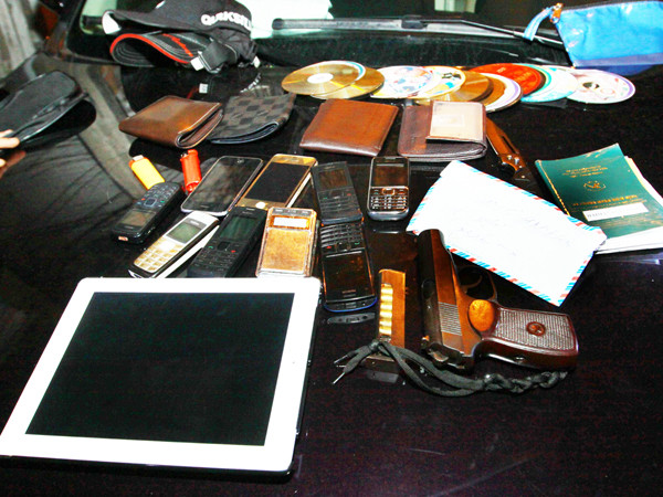 Súng K59 cùng các tang vật bị thu giữ