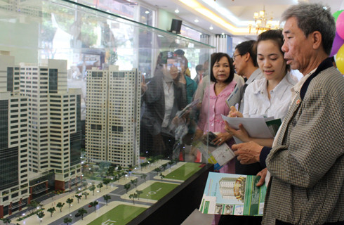 Người mua nhà đang tìm kiếm những dự án đã hoặc sắp bàn giao, giá phải chăng và giãn tiến độ thanh toán. Ảnh: Vũ Lê