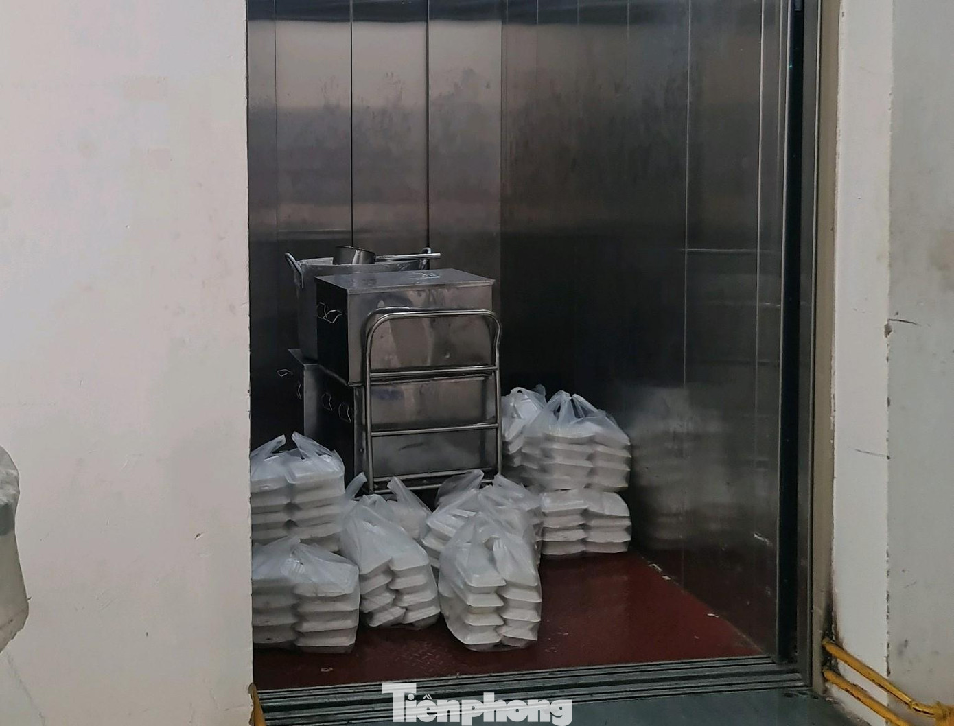 Công nhân được lo ăn uống tại chỗ Công nhân được lo ăn uống tại chỗ