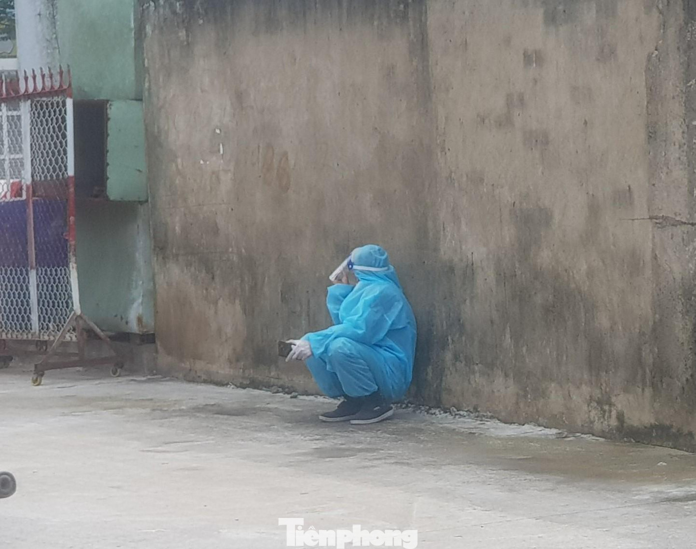 Tài xế có kết quả dương tính khi test nhanh kháng nguyên tại chốt kiểm dịch Tài xế có kết quả dương tính khi test nhanh kháng nguyên tại chốt kiểm dịch