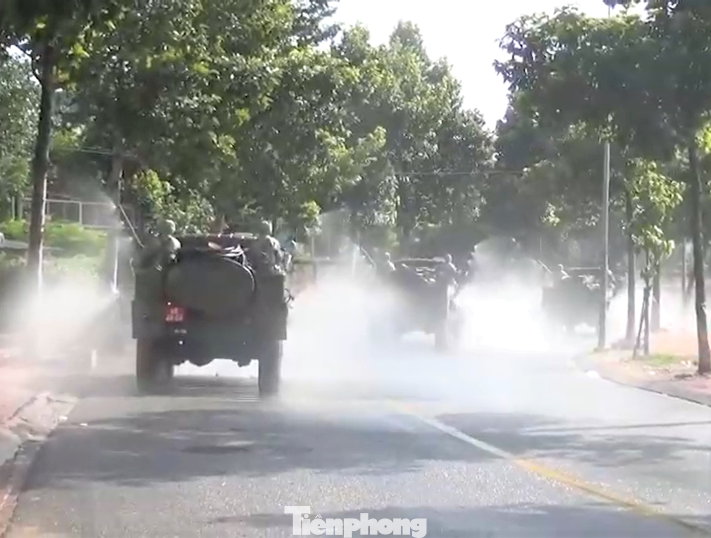 Chiến dịch phun khử khuẩn trên diện tích 600 ha