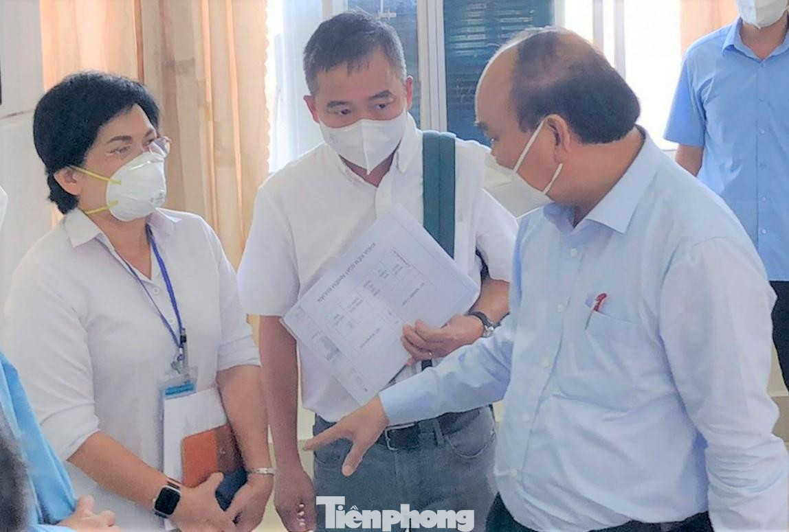 Chủ tịch nước Nguyễn Xuân Phúc đề nghị TP Thuận An thực hiện giãn cách quyết liệt Chủ tịch nước Nguyễn Xuân Phúc đề nghị TP Thuận An thực hiện giãn cách quyết liệt