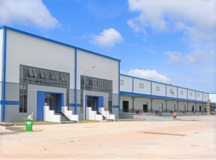 Bình Dương trưng dụng một nhà xưởng để bố trí bệnh viện dã chiến quy mô 5.000 giường Bình Dương trưng dụng một nhà xưởng để bố trí bệnh viện dã chiến quy mô 5.000 giường