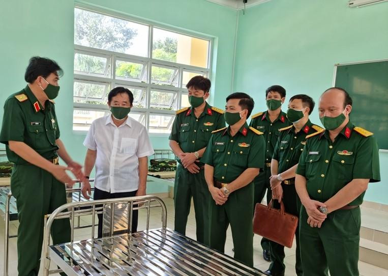 Lãnh đạo Quân khu 7 và tỉnh Bình Dương khảo sát bệnh viện dã chiến mới Lãnh đạo Quân khu 7 và tỉnh Bình Dương khảo sát bệnh viện dã chiến mới