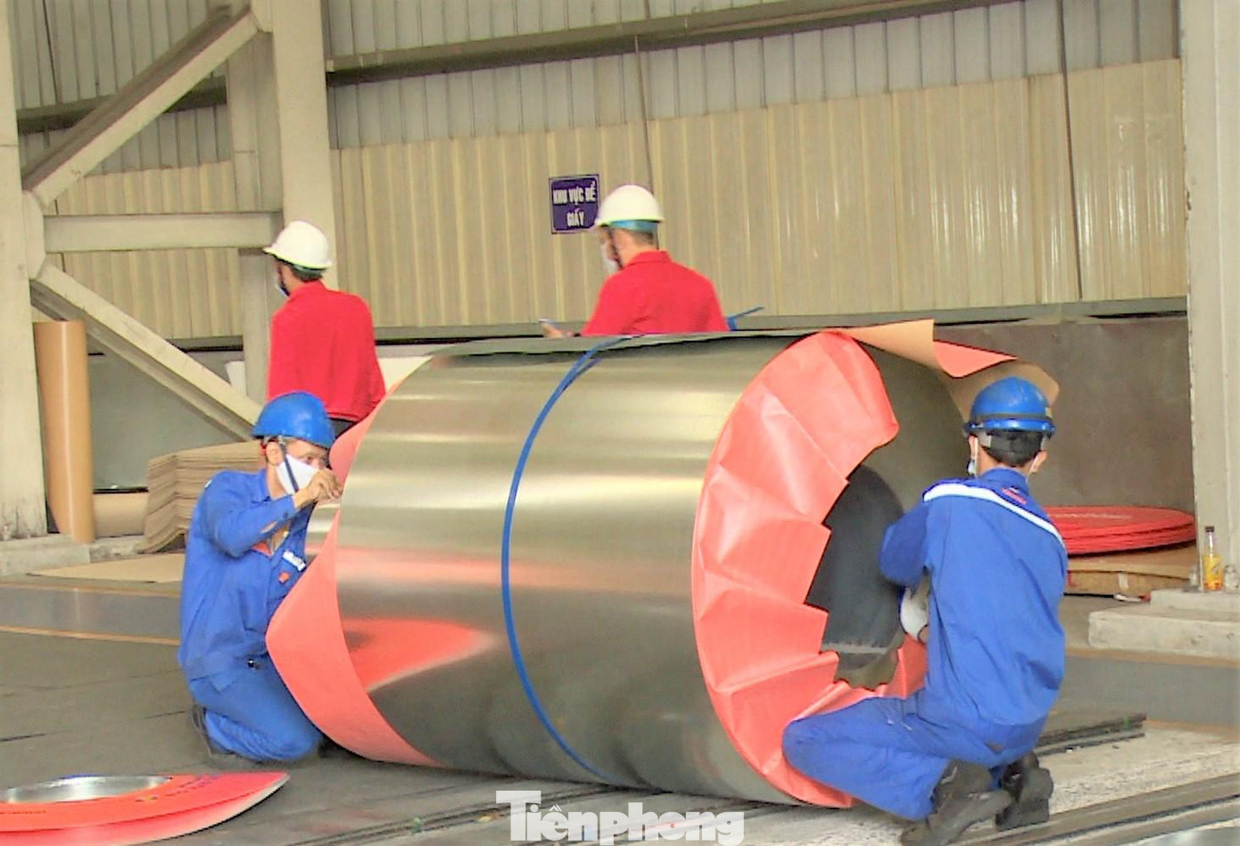 Các doanh nghiệp hoạt động đều bố trí tổ phòng, chống dịch tại chỗ để kiểm tra, xử lý nhanh các tình huống Các doanh nghiệp hoạt động đều bố trí tổ phòng, chống dịch tại chỗ để kiểm tra, xử lý nhanh các tình huống