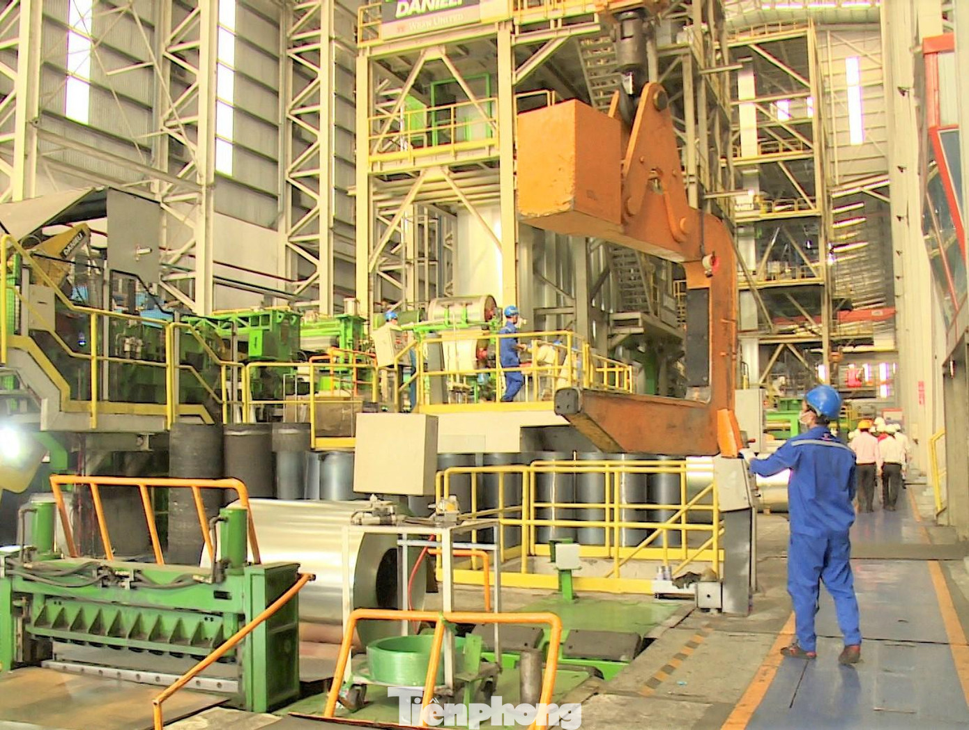 Hoạt động sản xuất tại công ty diễn ra bình thường Hoạt động sản xuất tại công ty diễn ra bình thường