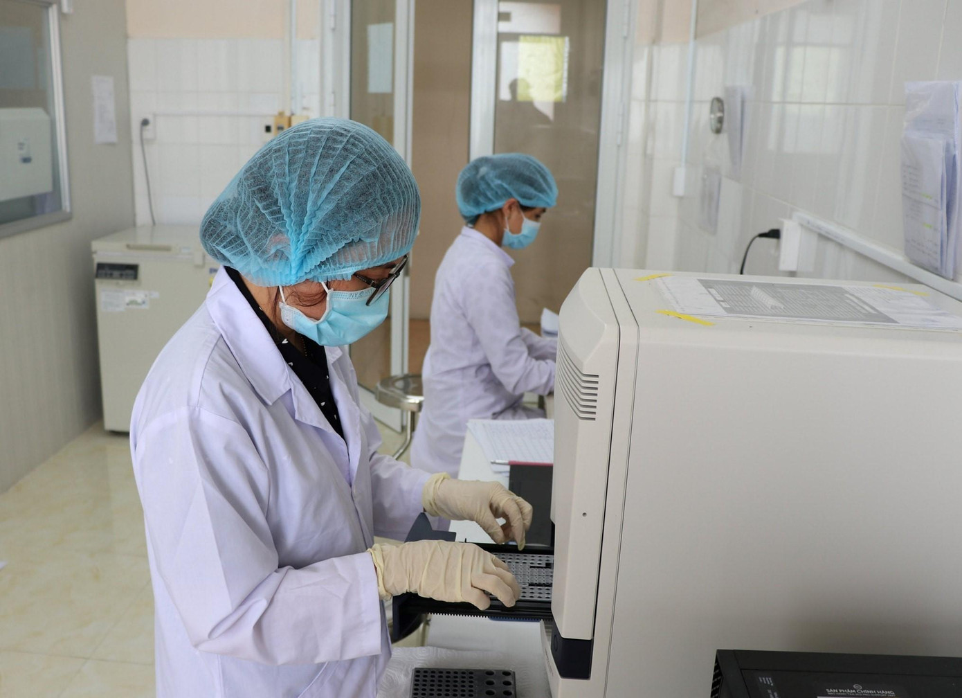 Bình Dương lấy mẫu xét nghiệm diện rộng vì nhiều nguồn lây không rõ ràng Bình Dương lấy mẫu xét nghiệm diện rộng vì nhiều nguồn lây không rõ ràng