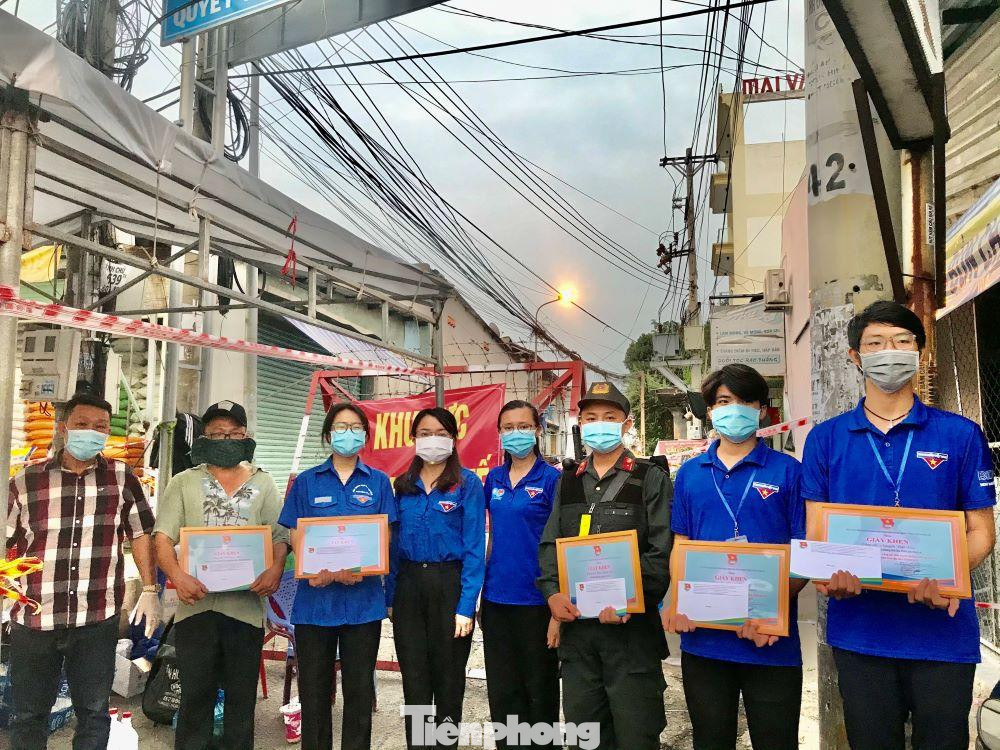 Thành đoàn TP Thuận An khen thưởng lực lượng kịp thời phát hiện ma túy Thành đoàn TP Thuận An khen thưởng lực lượng kịp thời phát hiện ma túy