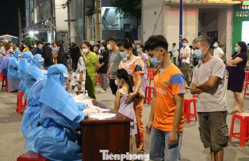 Bình Dương lấy mẫu xét nghiệm toàn dân Bình Dương lấy mẫu xét nghiệm toàn dân