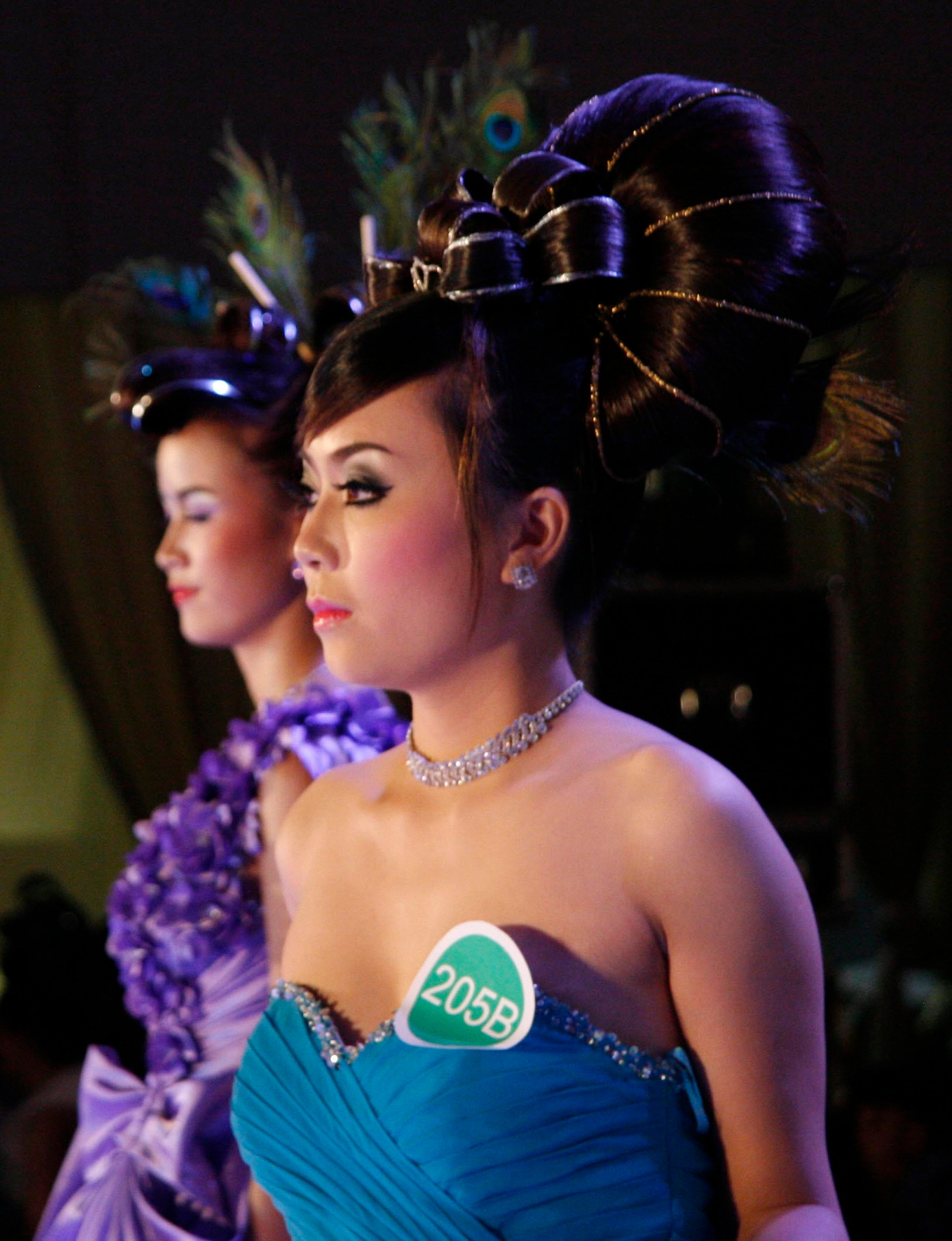 Mẫu tóc cô dâu mới nhà thiết kế Phan Thị Phúc