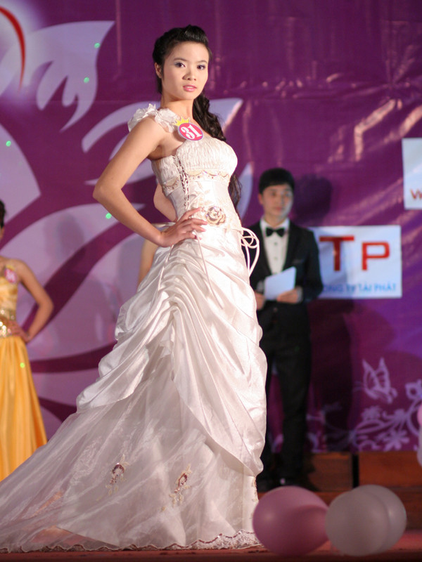 Trang phục dạ hội