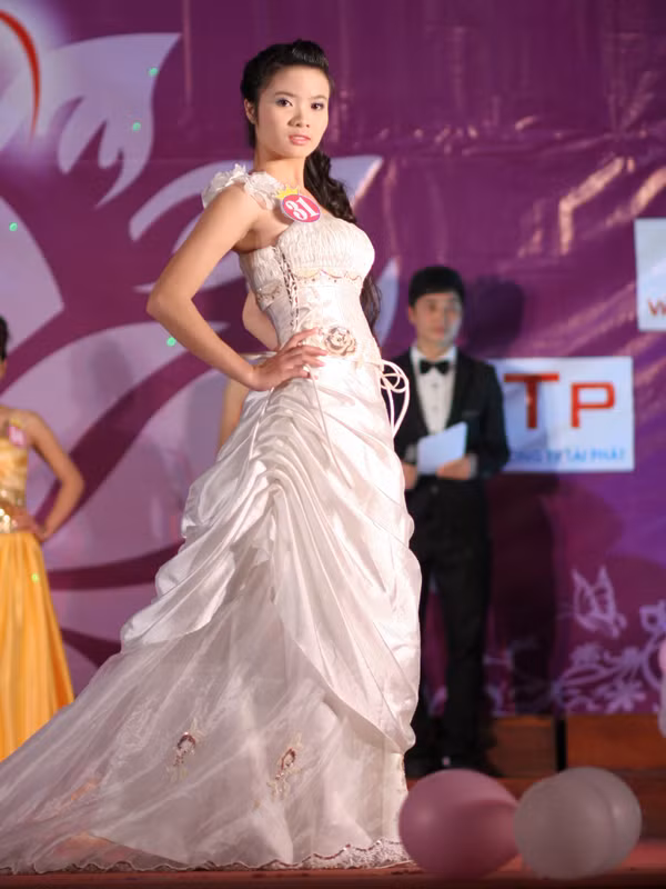 Trang phục dạ hội