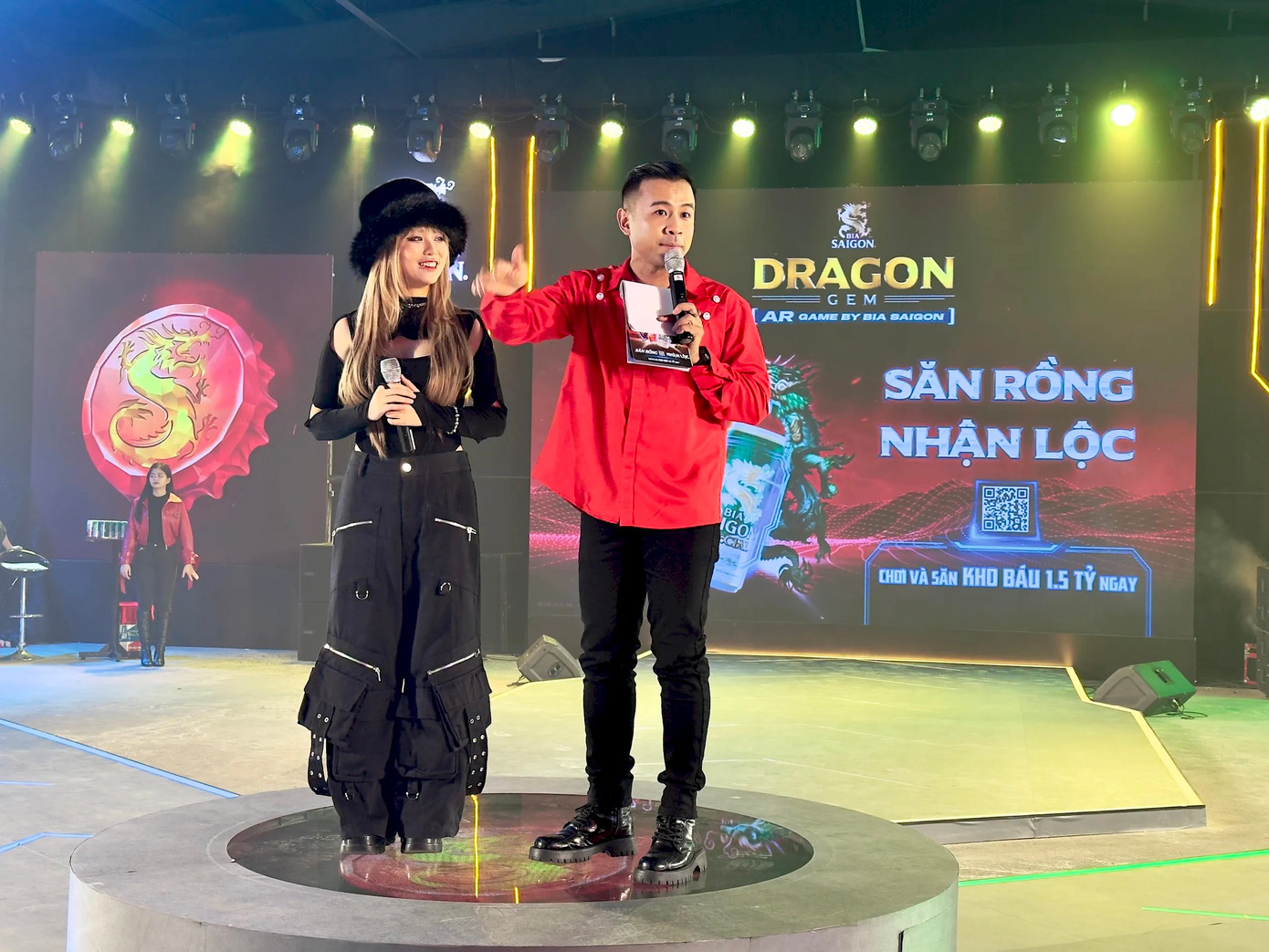 Bia Saigon còn triển khai sự kiện ra mắt mang tên “Truy Dấu Ngọc Rồng”, tích hợp công nghệ thực tế ảo diễn ra tại TP. Hồ Chí Minh vào ngày 10/1/2024. Bia Saigon còn triển khai sự kiện ra mắt mang tên “Truy Dấu Ngọc Rồng”, tích hợp công nghệ thực tế ảo diễn ra tại TP. Hồ Chí Minh vào ngày 10/1/2024.