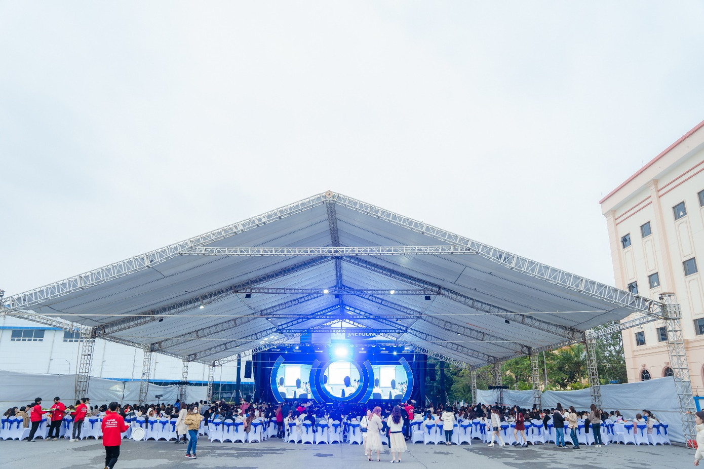 Chương trình được tổ chức với quy mô hoành tráng