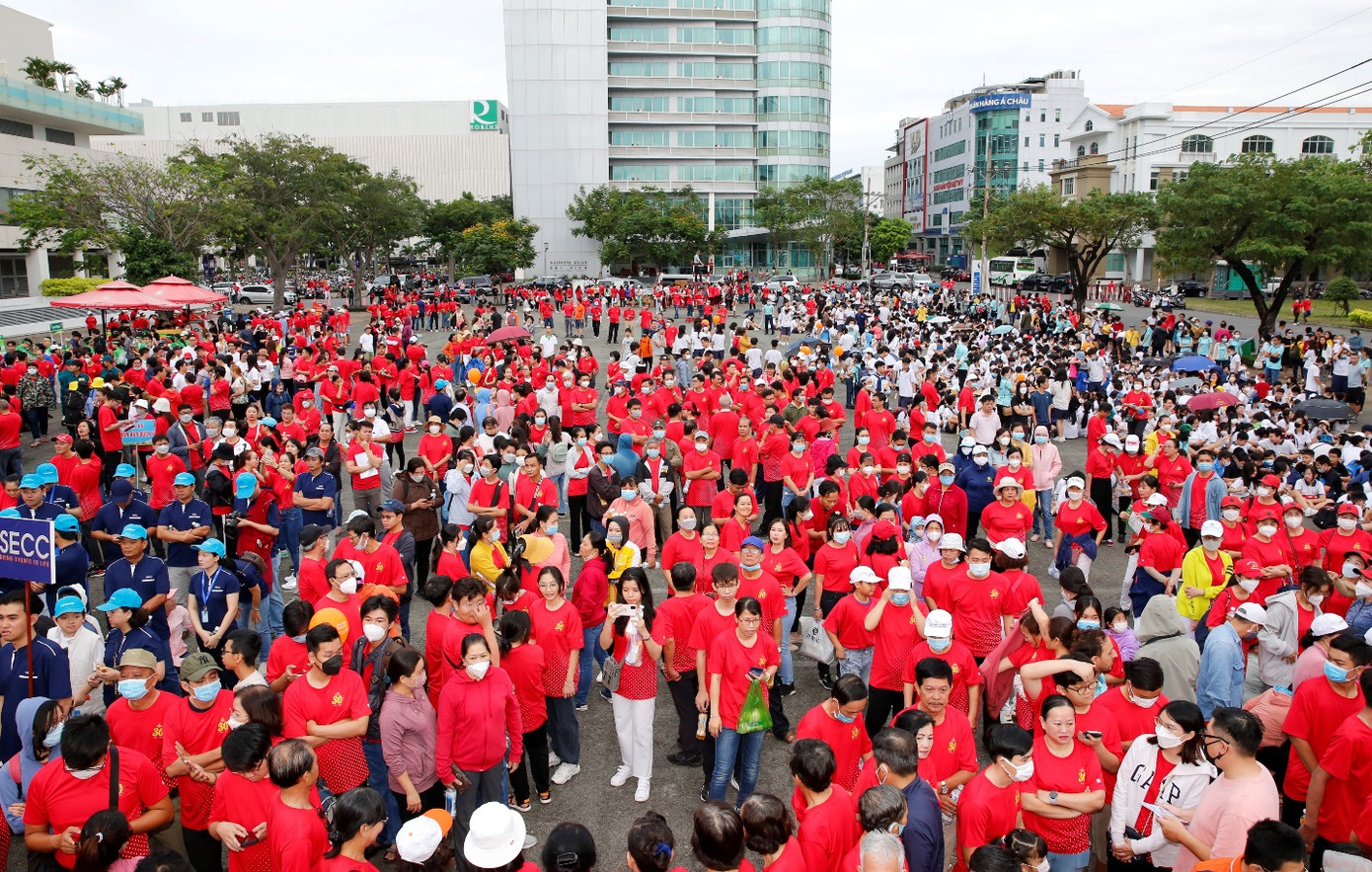 Đông đảo người tham gia chương trình đi bộ từ thiện lần 18-2023 Đông đảo người tham gia chương trình đi bộ từ thiện lần 18-2023
